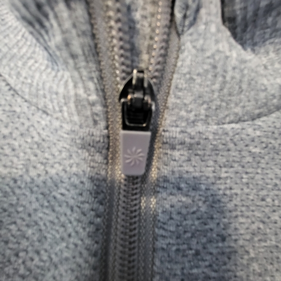 Athleta Women's Quarter Zip Size Small. - Picture 7 of 12